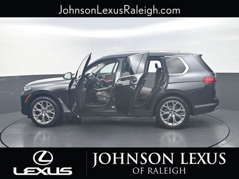 Used 2022 BMW X7 xDrive40i w/ Executive Package image 27