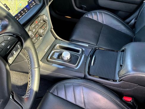 Used 2023 Chrysler 300 C RWD image 18