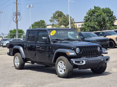Used 2023 Jeep Gladiator Sport AWD/4WD image 2