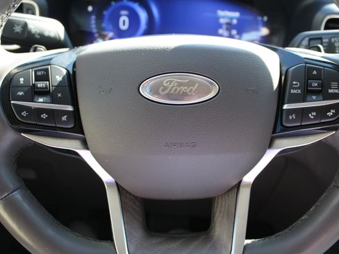Used 2021 Ford Explorer Platinum w/ Equipment Group 601A AWD/4WD image 19