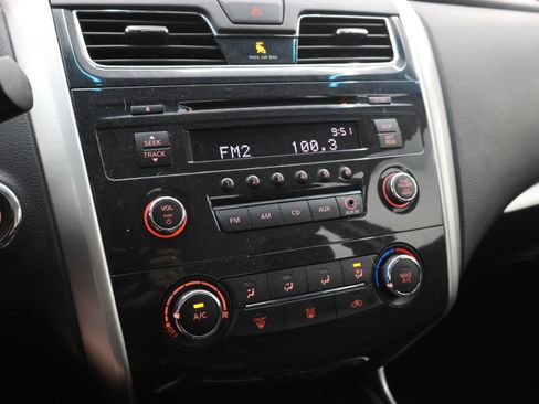 Used 2015 Nissan Altima 2.5 S w/ Power Driver Seat Package FWD image 9