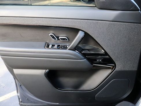 Used 2023 Land Rover Range Rover Sport SE image 36