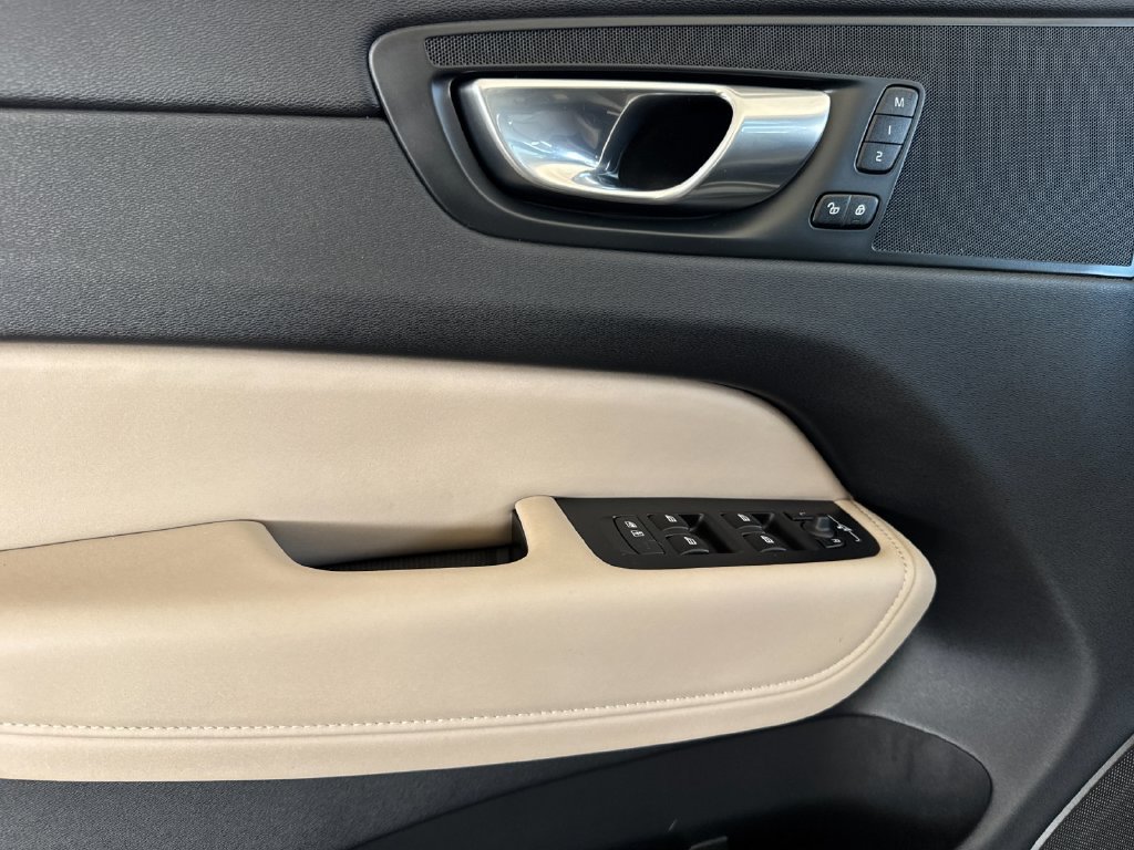 Certified 2026 Volvo XC60 B5 Plus AWD/4WD image 10