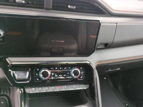 Used 2025 GMC Sierra 3500 AT4 w/ AT4 Premium Plus Package AWD/4WD image 9