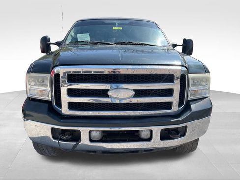 Used 2006 Ford F250 XL image 3
