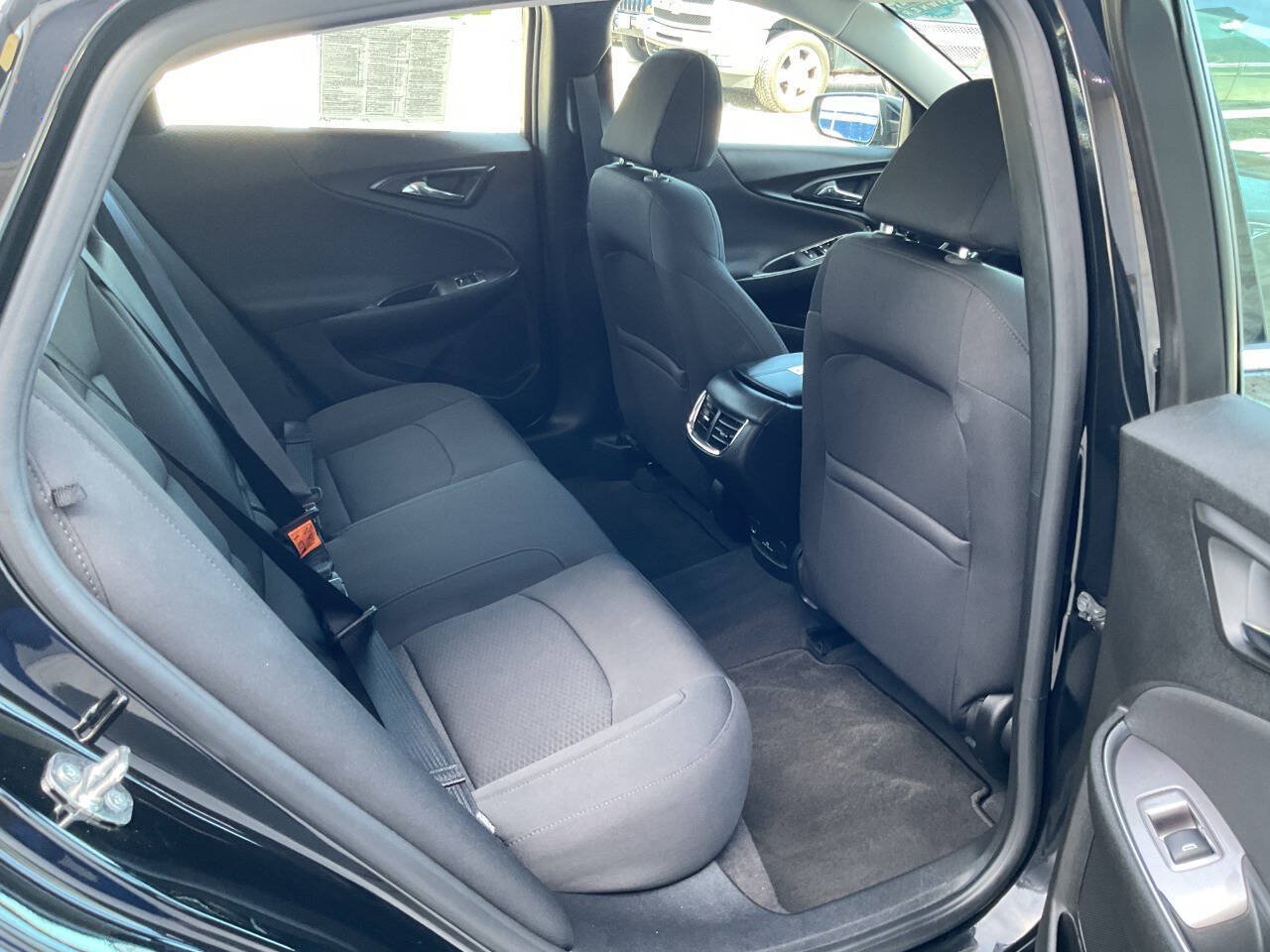 Used 2018 Chevrolet Malibu LT FWD image 33