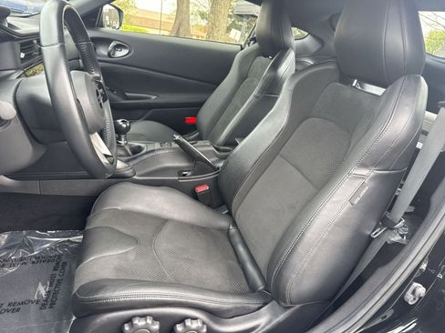 Used 2024 Nissan Z Performance w/ Floor Mat Package RWD image 13