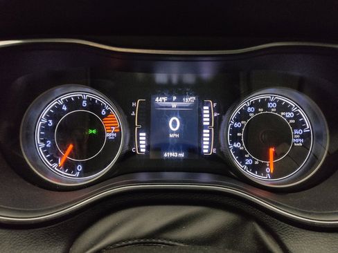 Used 2019 Jeep Cherokee Latitude Plus image 23