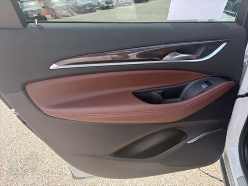 Used 2018 Buick Enclave Avenir w/ Avenir Technology Package AWD/4WD image 12