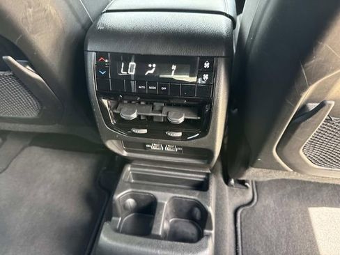 Used 2024 Jeep Grand Cherokee L Laredo RWD image 18