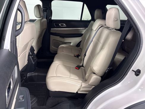 Certified 2019 Ford Explorer XLT w/ Equipment Group 202A AWD/4WD image 31