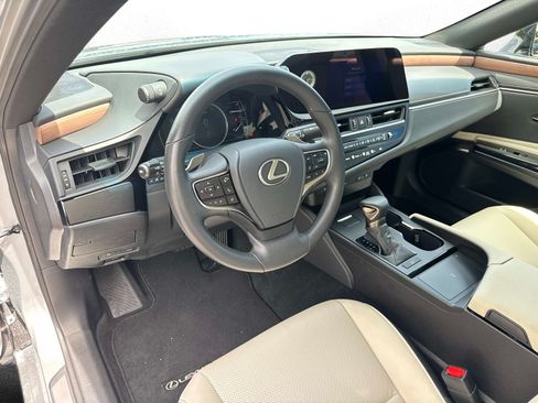 Used 2025 Lexus ES 350 w/ Premium Package FWD image 21