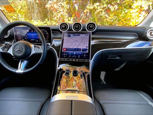 Certified 2024 Mercedes-Benz GLC 300 4MATIC w/ Driver Assistance Package image 16