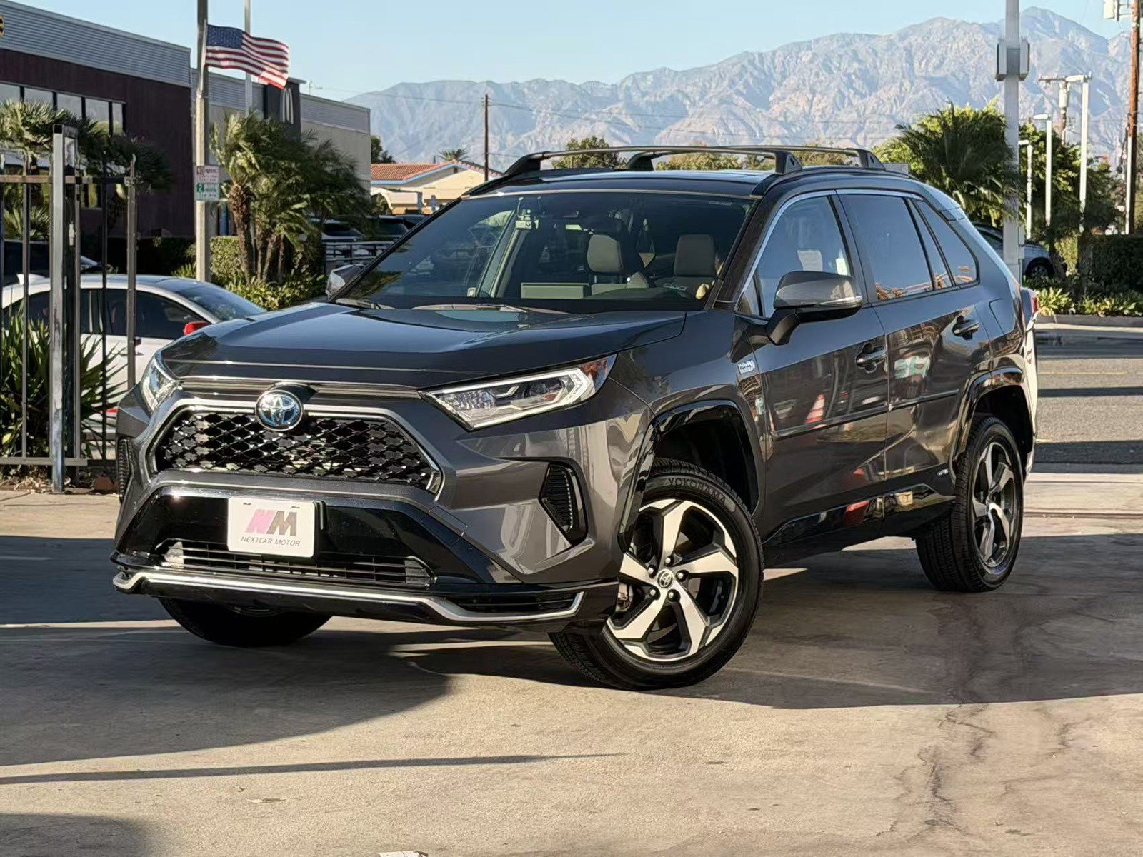 Used 2021 Toyota RAV4 SE w/ Weather & Moonroof Package AWD/4WD image 2