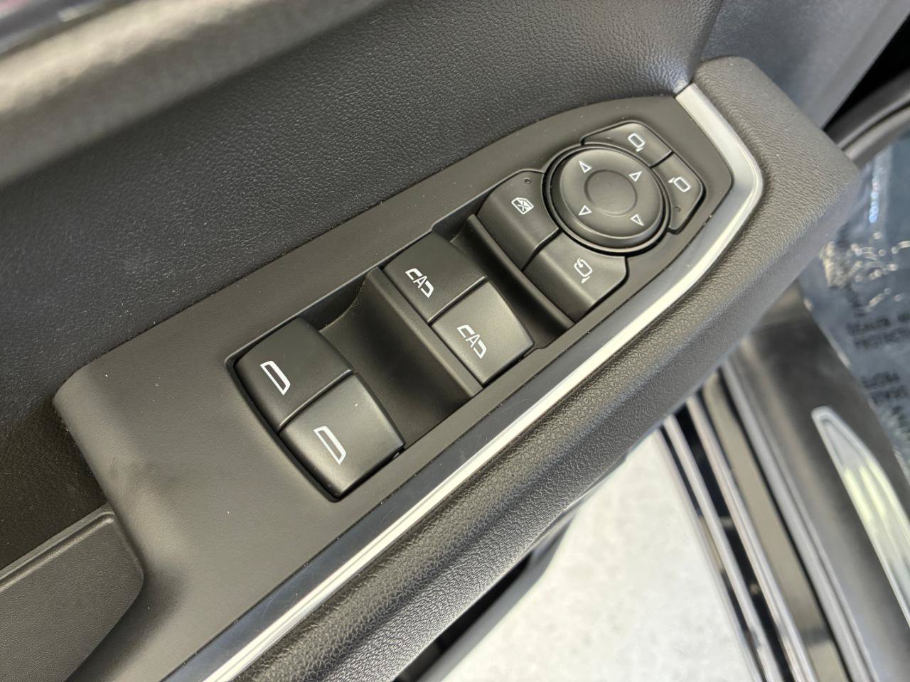 Used 2025 GMC Sierra 1500 SLT AWD/4WD image 10