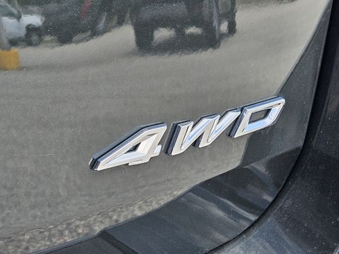 Used 2023 Ford Explorer XLT w/ Equipment Group 202A AWD/4WD image 17