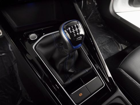 Used 2024 Volkswagen Golf R image 20