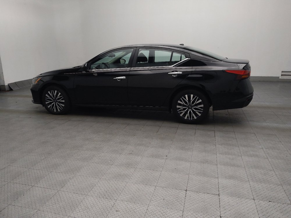 Used 2025 Nissan Altima 2.5 SV AWD/4WD image 3