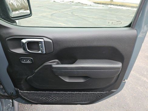 Used 2025 Jeep Wrangler Unlimited Rubicon 4xe w/ Convenience Group image 15