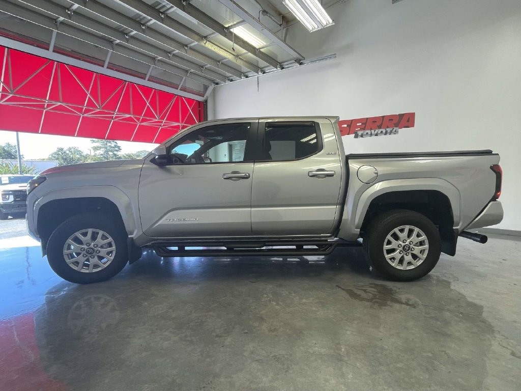 Used 2025 Toyota Tacoma SR5 RWD image 5