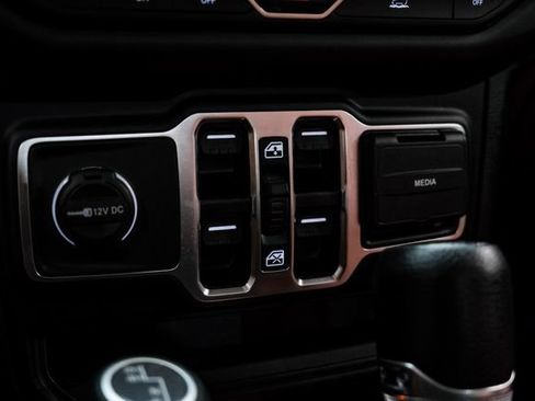 Used 2023 Jeep Gladiator Sport AWD/4WD image 56