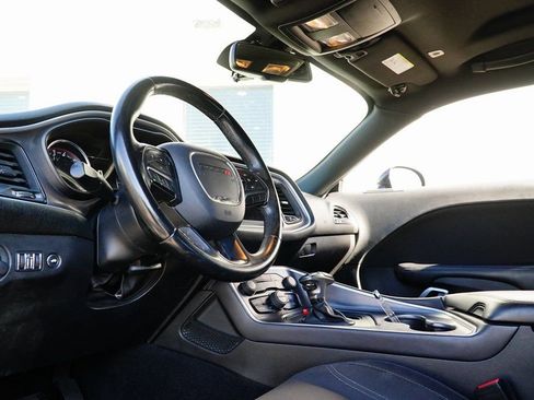 Used 2019 Dodge Challenger SXT RWD image 14