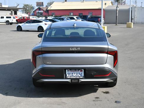 Used 2025 Kia K4 LXS image 7