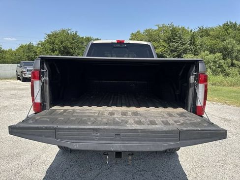 Used 2019 Ford F250 Lariat w/ Lariat Ultimate Package AWD/4WD image 23