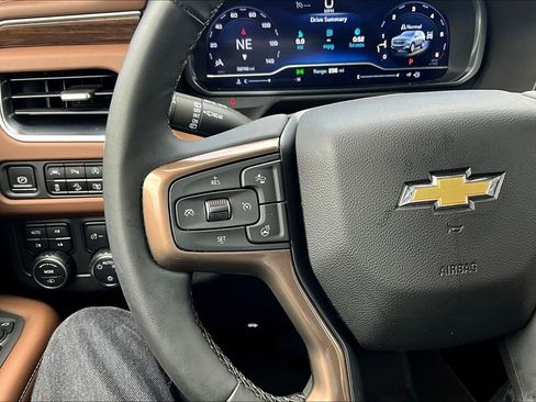 Used 2023 Chevrolet Tahoe High Country AWD/4WD image 10