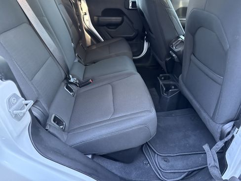 Used 2022 Jeep Gladiator Sport image 17