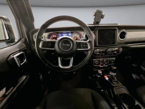 Used 2019 Jeep Wrangler Unlimited Sahara AWD/4WD image 8