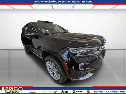 New 2025 Jeep Grand Cherokee L Summit w/ Advanced Protech Group IV image 1