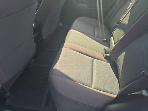 Used 2018 Toyota Corolla LE image 13