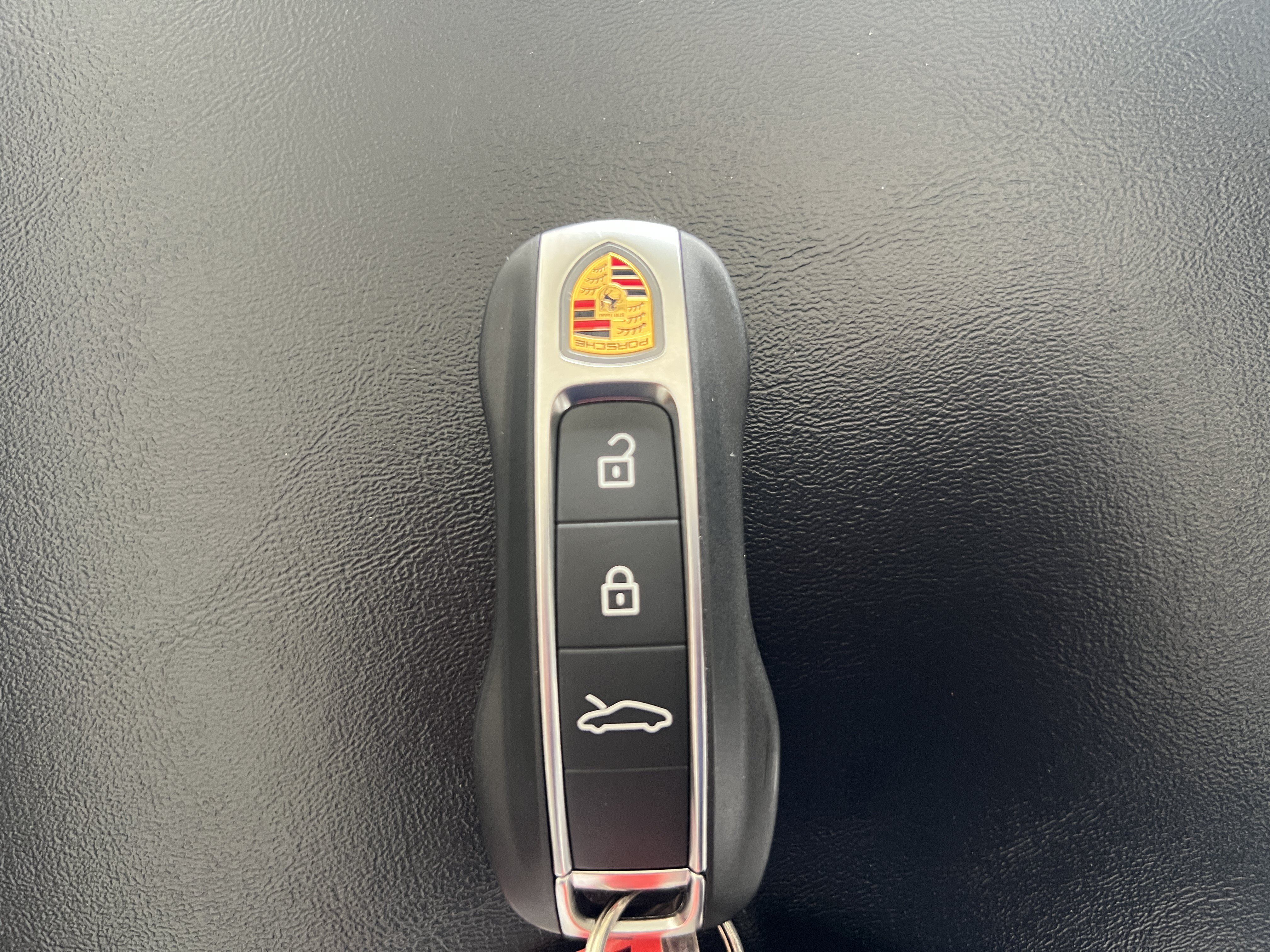Certified 2025 Porsche 911 Carrera T RWD image 25
