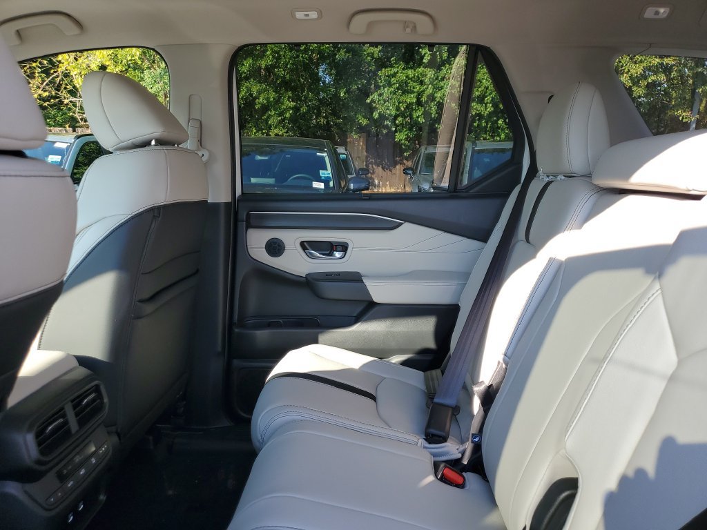 New 2026 Honda Pilot Touring image 9