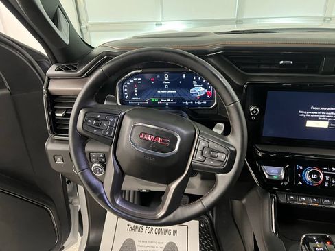 Used 2023 GMC Sierra 1500 AT4 w/ Technology Package AWD/4WD image 31