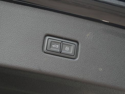 Used 2022 Audi SQ8 Prestige w/ Prestige Package image 16