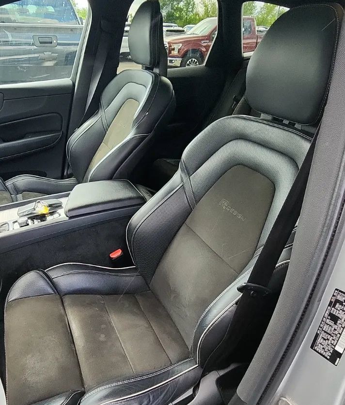 Used 2019 Volvo XC60 T5 R-Design AWD/4WD image 6