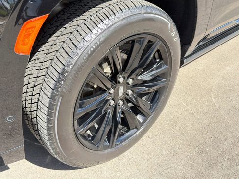 Used 2021 Cadillac Escalade ESV Sport w/ Driver Assist Tech Package image 11