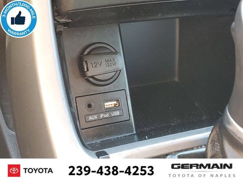Used 2014 Hyundai Elantra SE FWD image 32