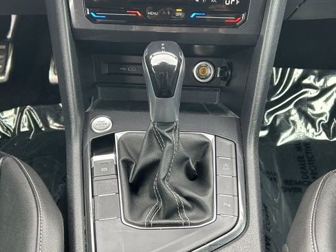 Used 2022 Volkswagen Tiguan SE R-Line image 20