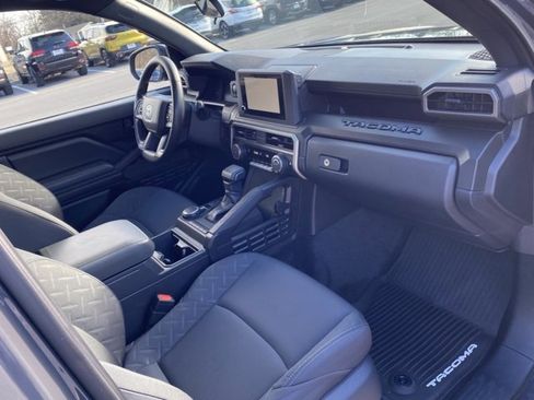 Used 2025 Toyota Tacoma SR image 22