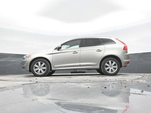 Used 2016 Volvo XC60 T6 w/ Proximity Package image 33