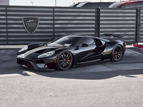Used 2020 Ford GT Carbon Series image 6