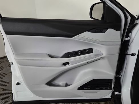 New 2026 Jeep Cherokee Overland image 13