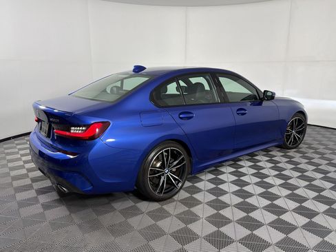 Used 2022 BMW 330i Sedan w/ M Sport Package RWD image 9