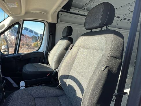 Used 2025 RAM ProMaster 2500 w/ Convenience Group image 18