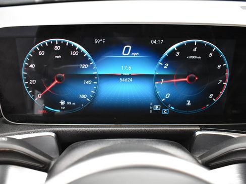 Used 2021 Mercedes-Benz GLB 250 4MATIC w/ Premium Package image 11