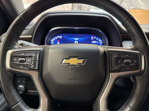 Used 2023 Chevrolet Suburban Premier image 24
