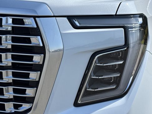 Used 2026 GMC Yukon XL Denali w/ Denali Reserve Package AWD/4WD image 6